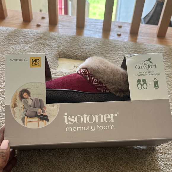 Isotoner Burgundy and Black Memory Foam Slippers - Picture 1 of 2